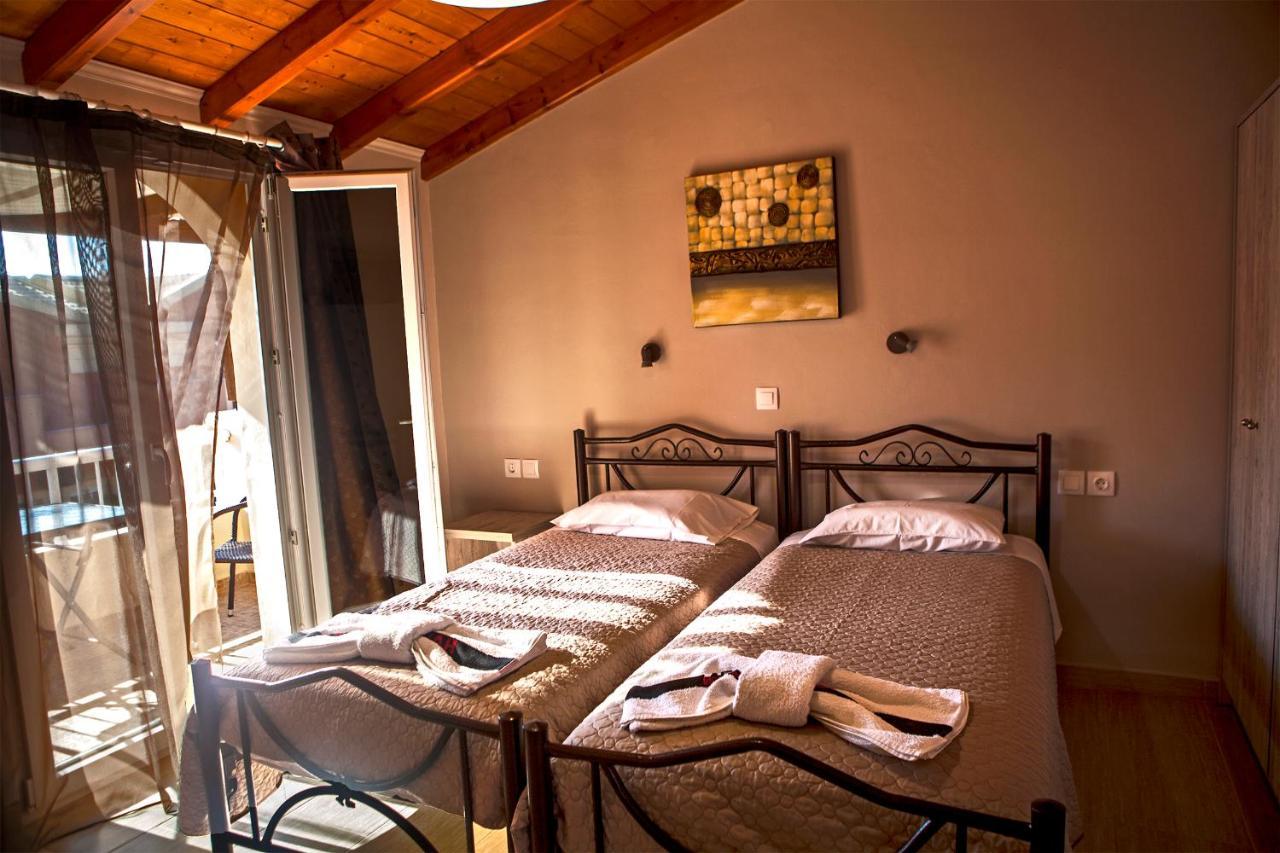 Athina Studios And Apartments Агиос-Георгиос-Пагон Экстерьер фото